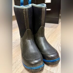 Boy’s Muck Boots Size 2